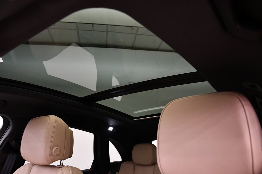 Used 2025 Porsche Macan image 18