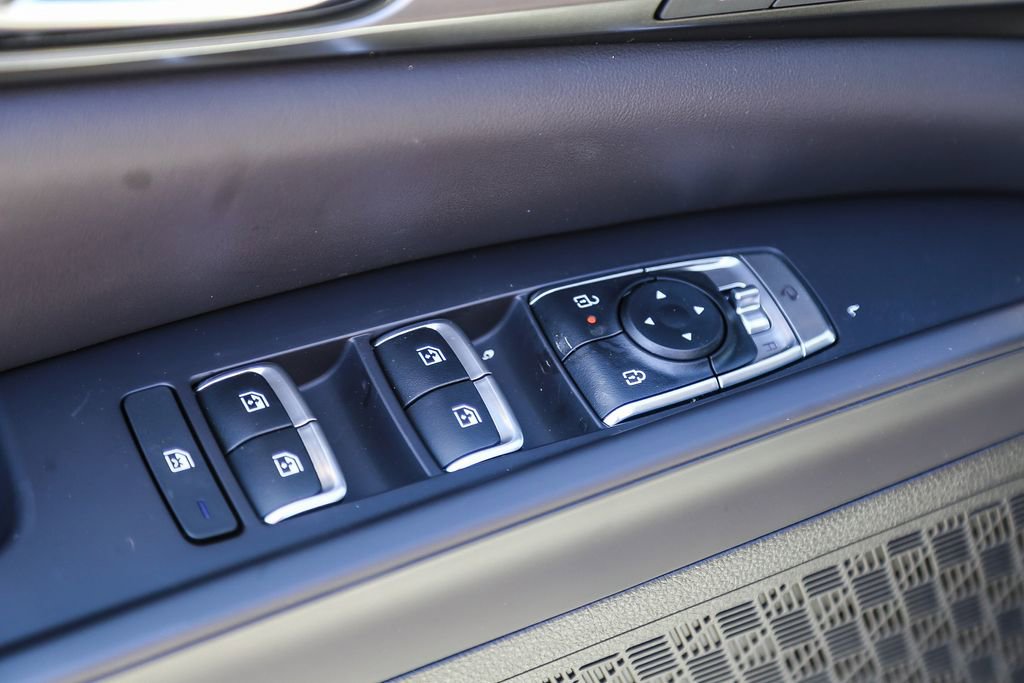 Certified 2026 Kia Carnival SX w/ SX Dark Edition Package FWD image 35