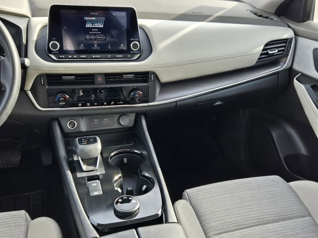 Used 2023 Nissan Rogue SV image 29