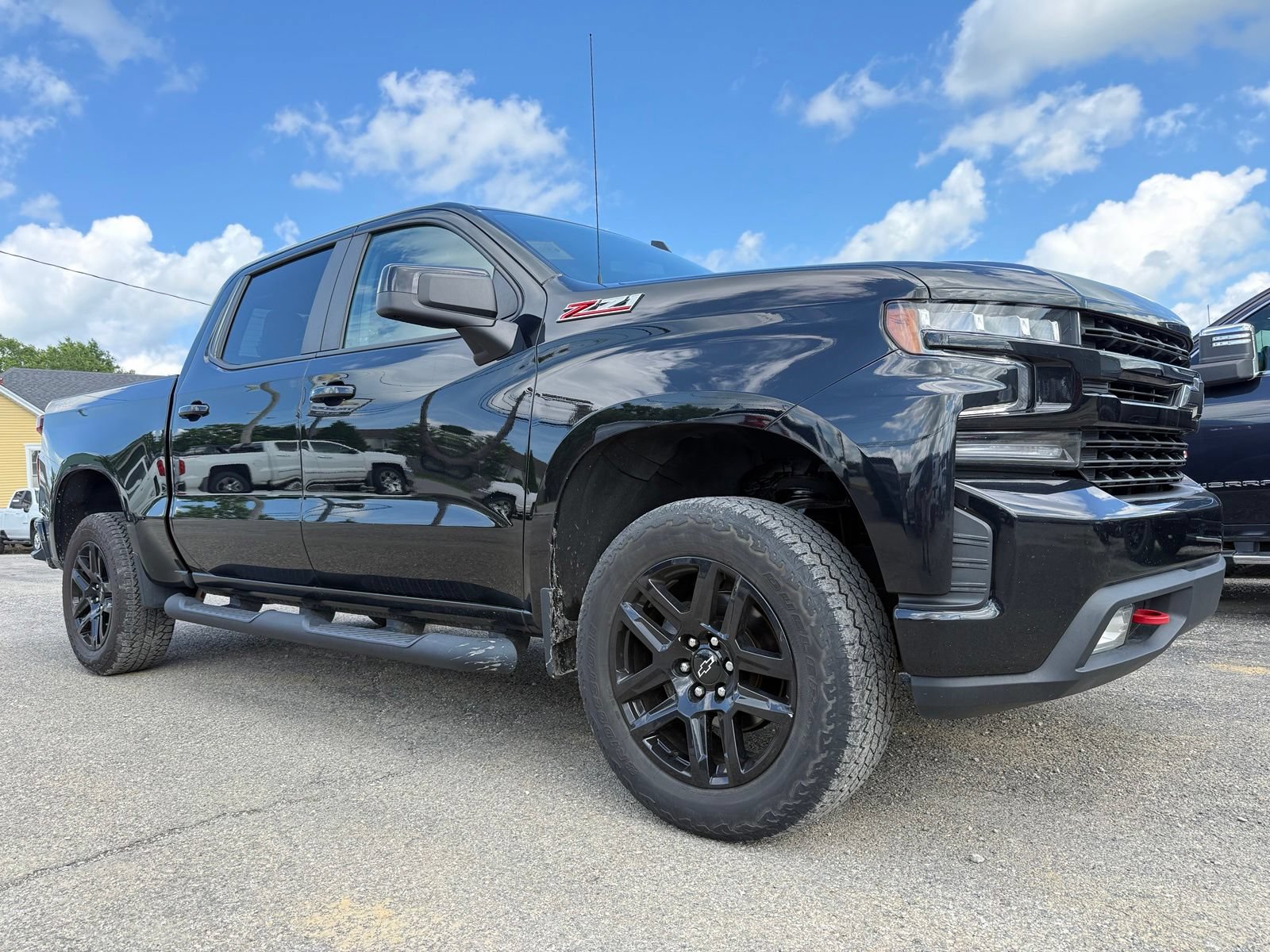 Used 2022 Chevrolet Silverado 1500 LT Trail Boss w/ Convenience Package II AWD/4WD image 9