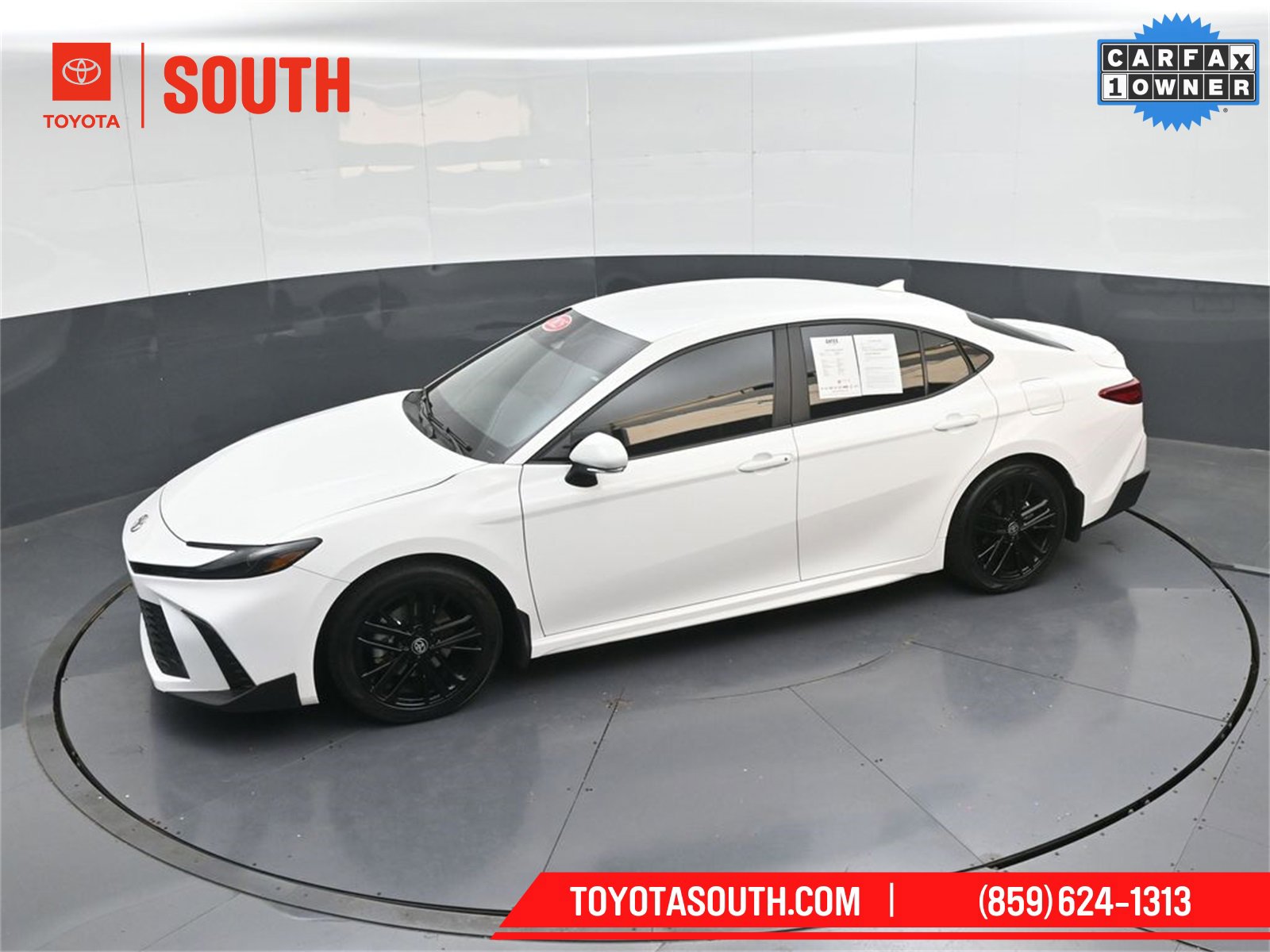 Used 2025 Toyota Camry SE w/ Convenience Package image 46