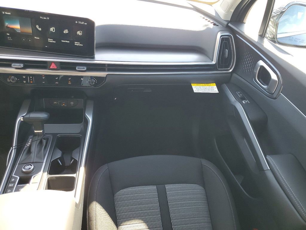 Used 2025 Kia Sorento LX FWD image 26