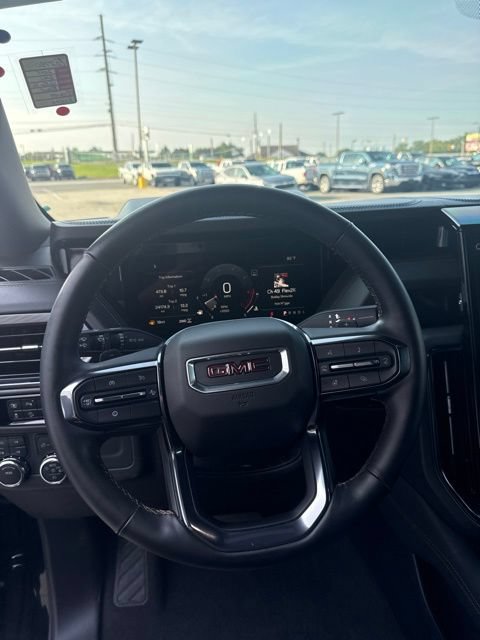 Used 2025 GMC Yukon XL AT4 w/ AT4 Premium Package AWD/4WD image 29