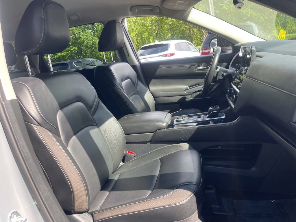 Certified 2024 Nissan Pathfinder SL AWD/4WD image 17