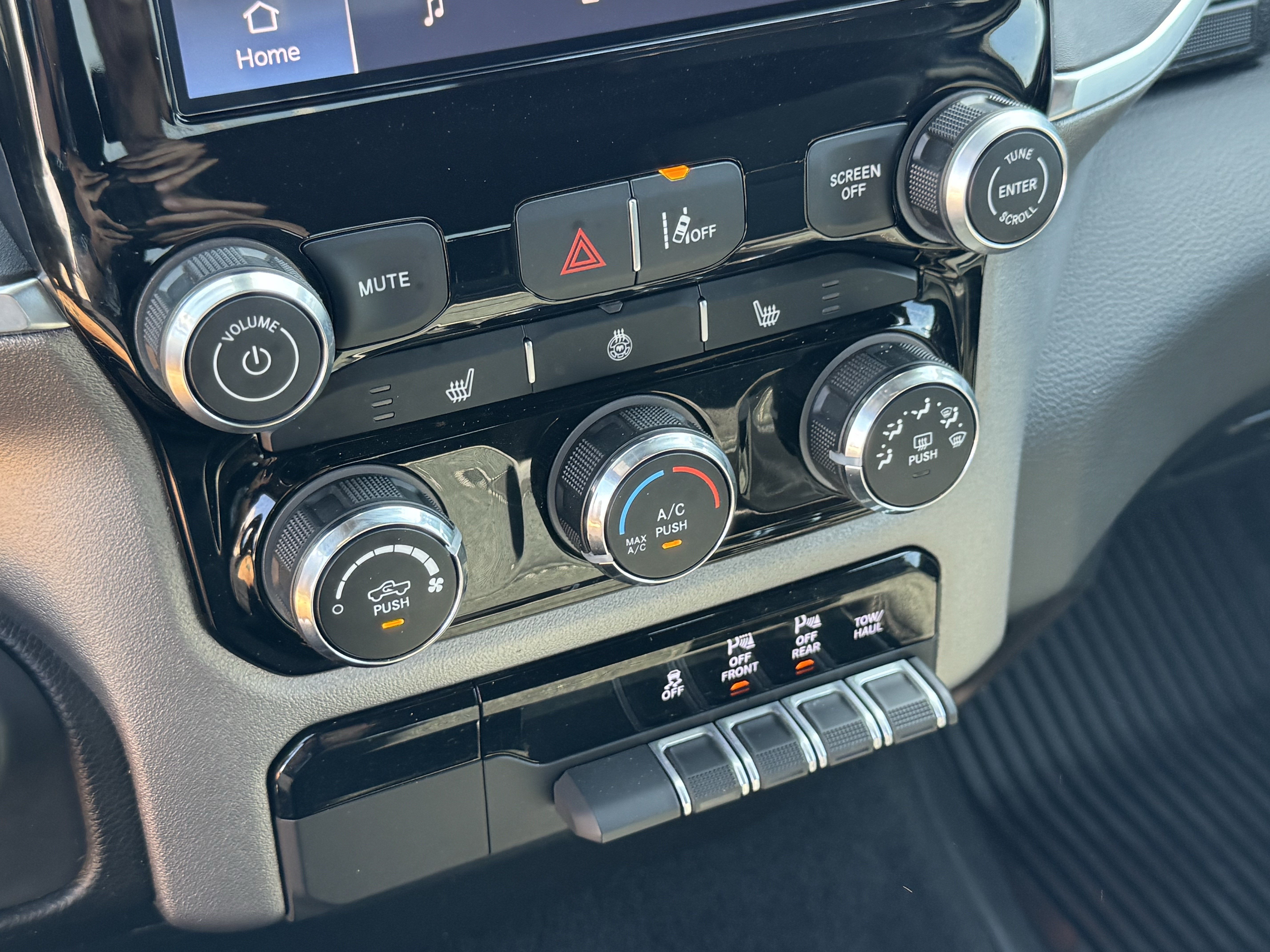 Used 2025 RAM 1500 Big Horn AWD/4WD image 21