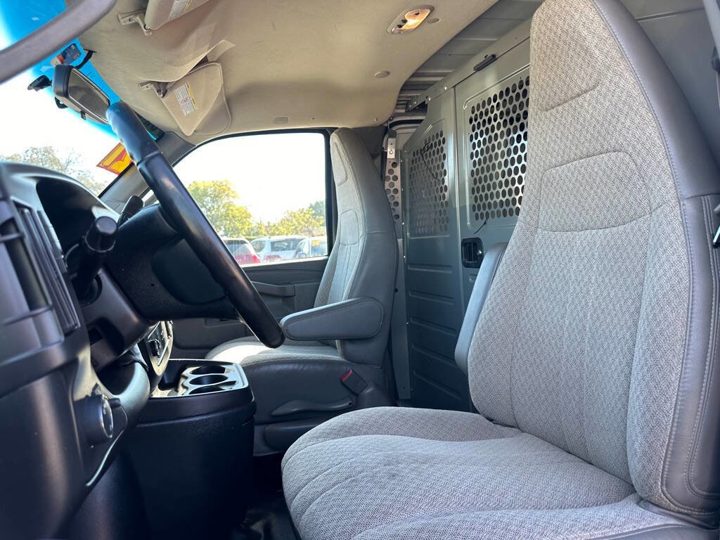 Used 2021 Chevrolet Express 2500 w/ Enhanced Convenience Package image 9