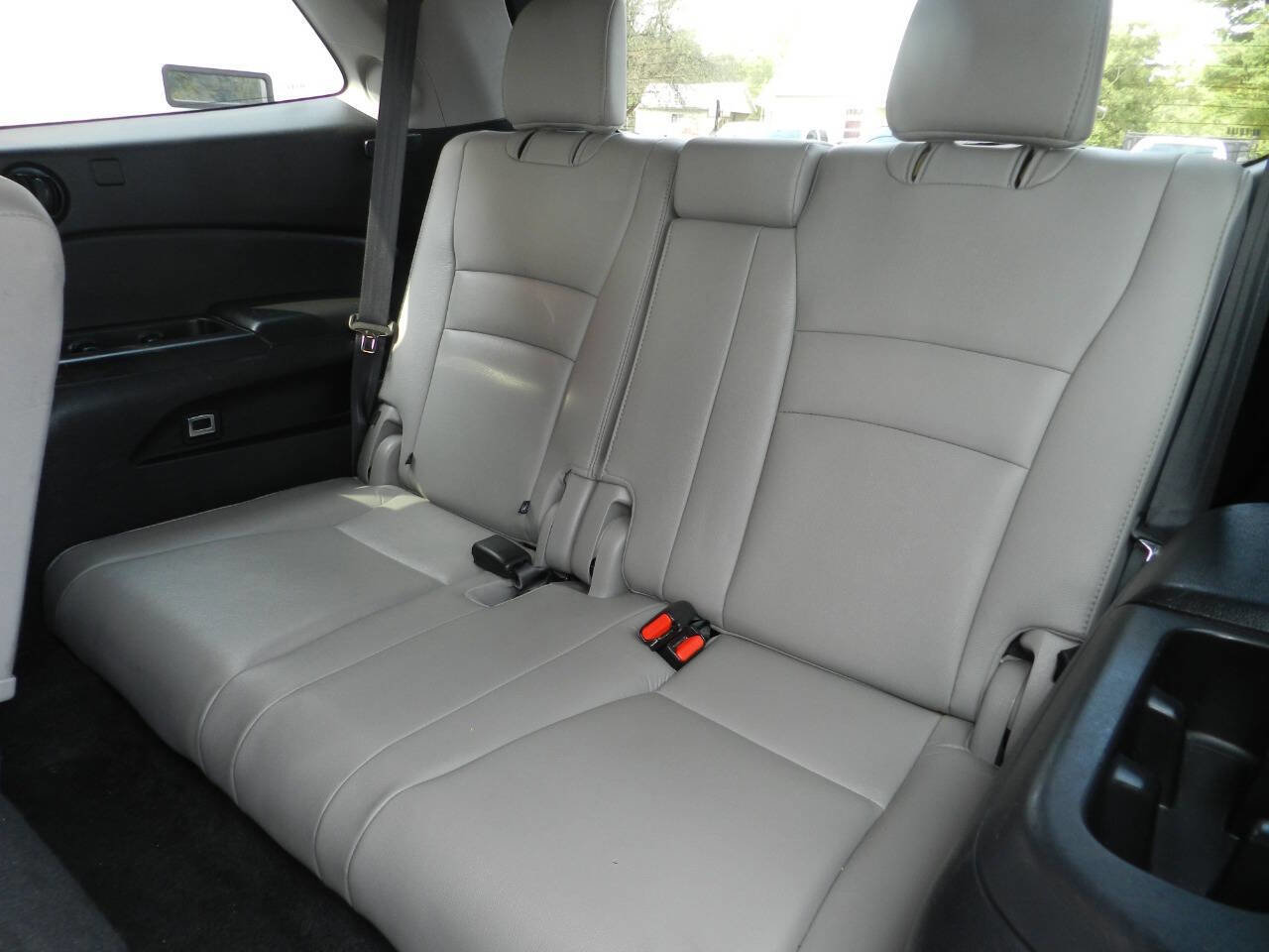 Used 2016 Honda Pilot Touring image 11