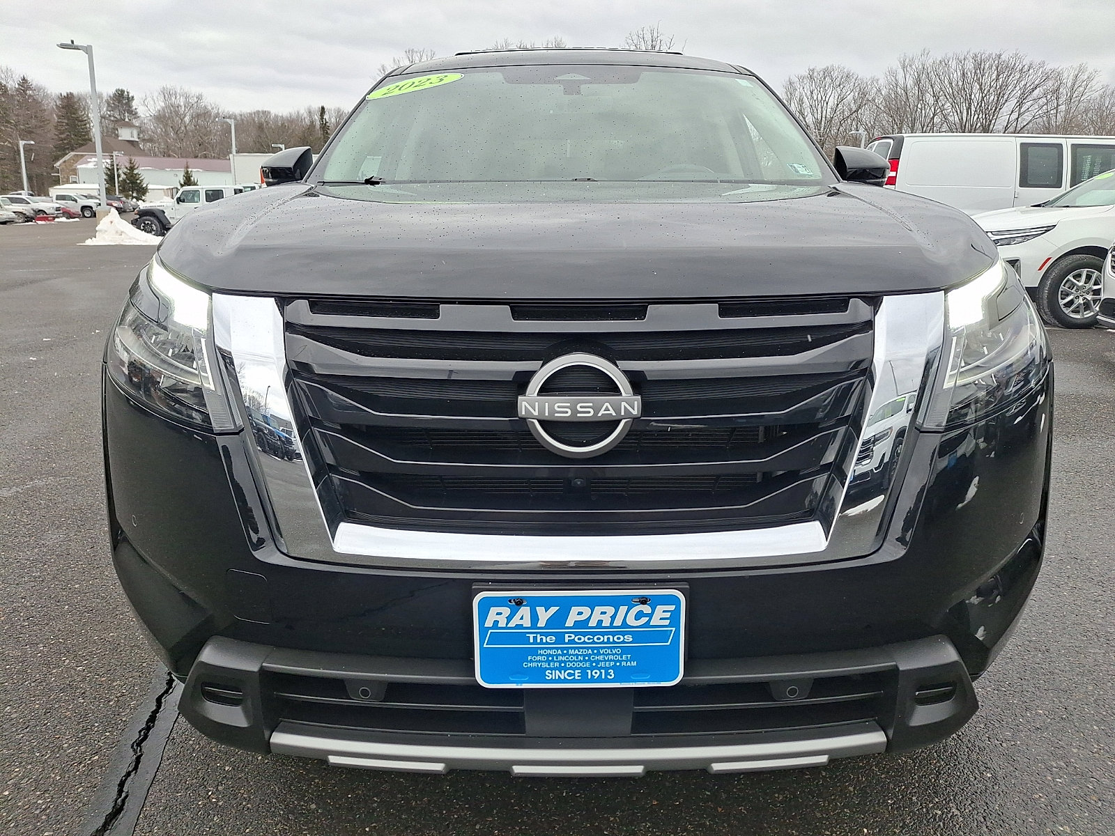 Used 2023 Nissan Pathfinder SL image 2