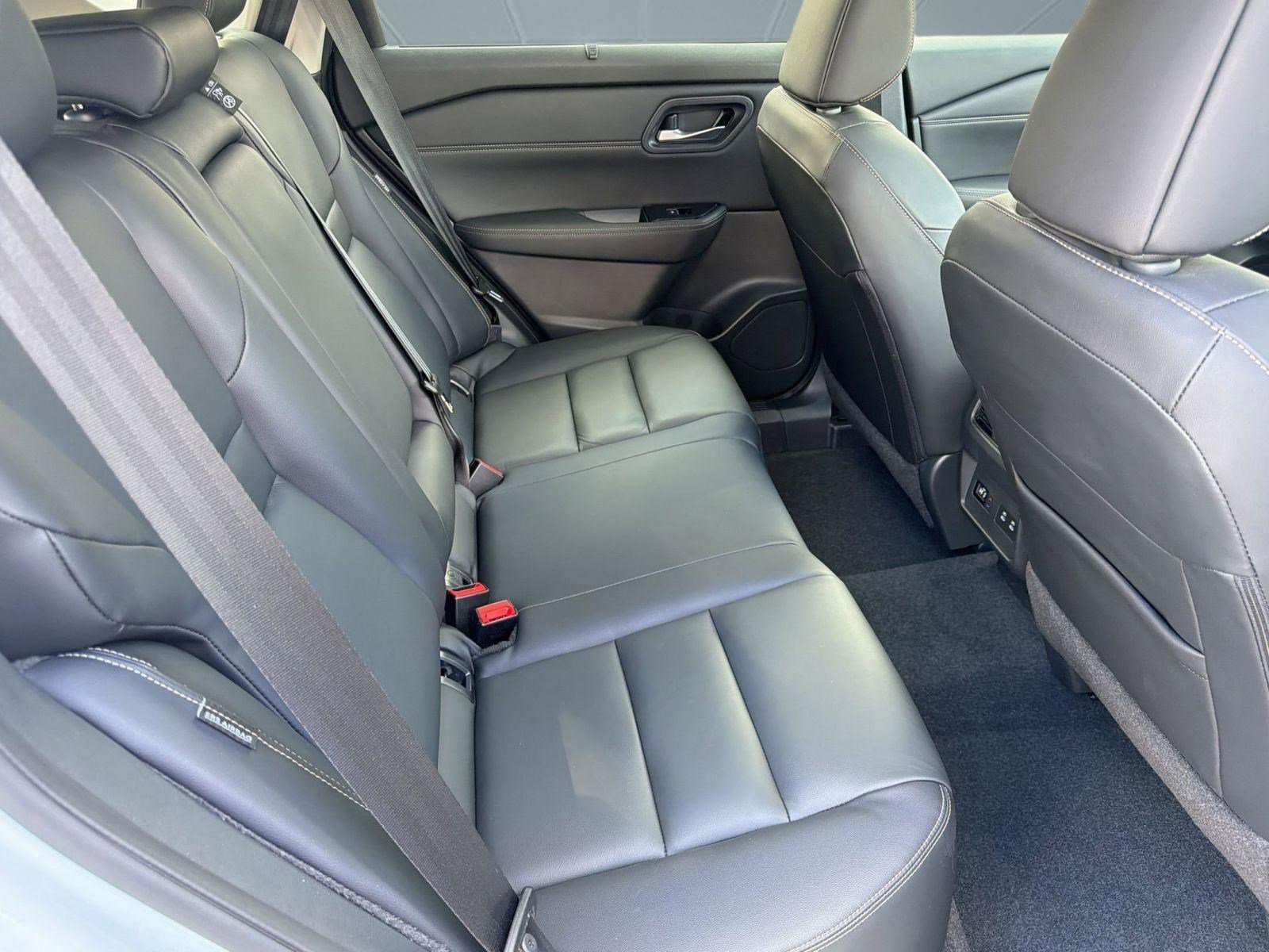 Used 2024 Nissan Rogue SL w/ SL Premium Package image 29