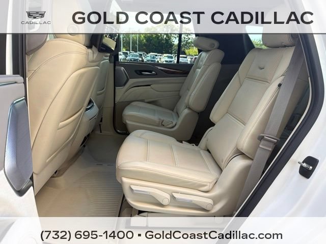 Used 2024 Cadillac Escalade Premium Luxury Platinum AWD/4WD image 19