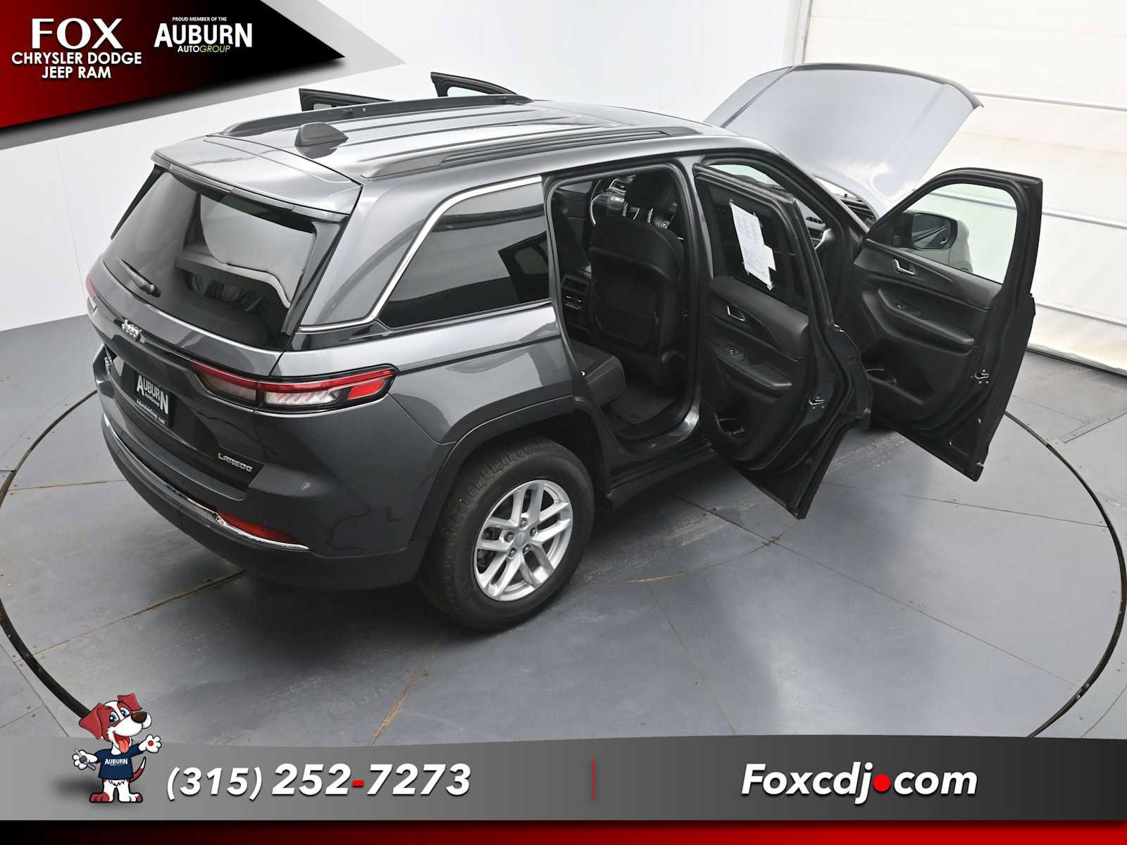Used 2024 Jeep Grand Cherokee Laredo X w/ Luxury Tech Group I AWD/4WD image 42