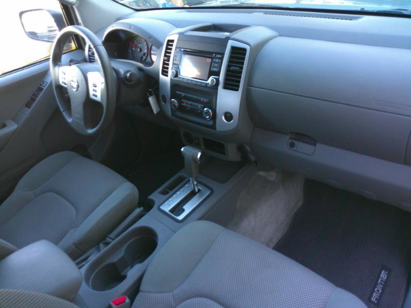 Used 2016 Nissan Frontier SV image 19