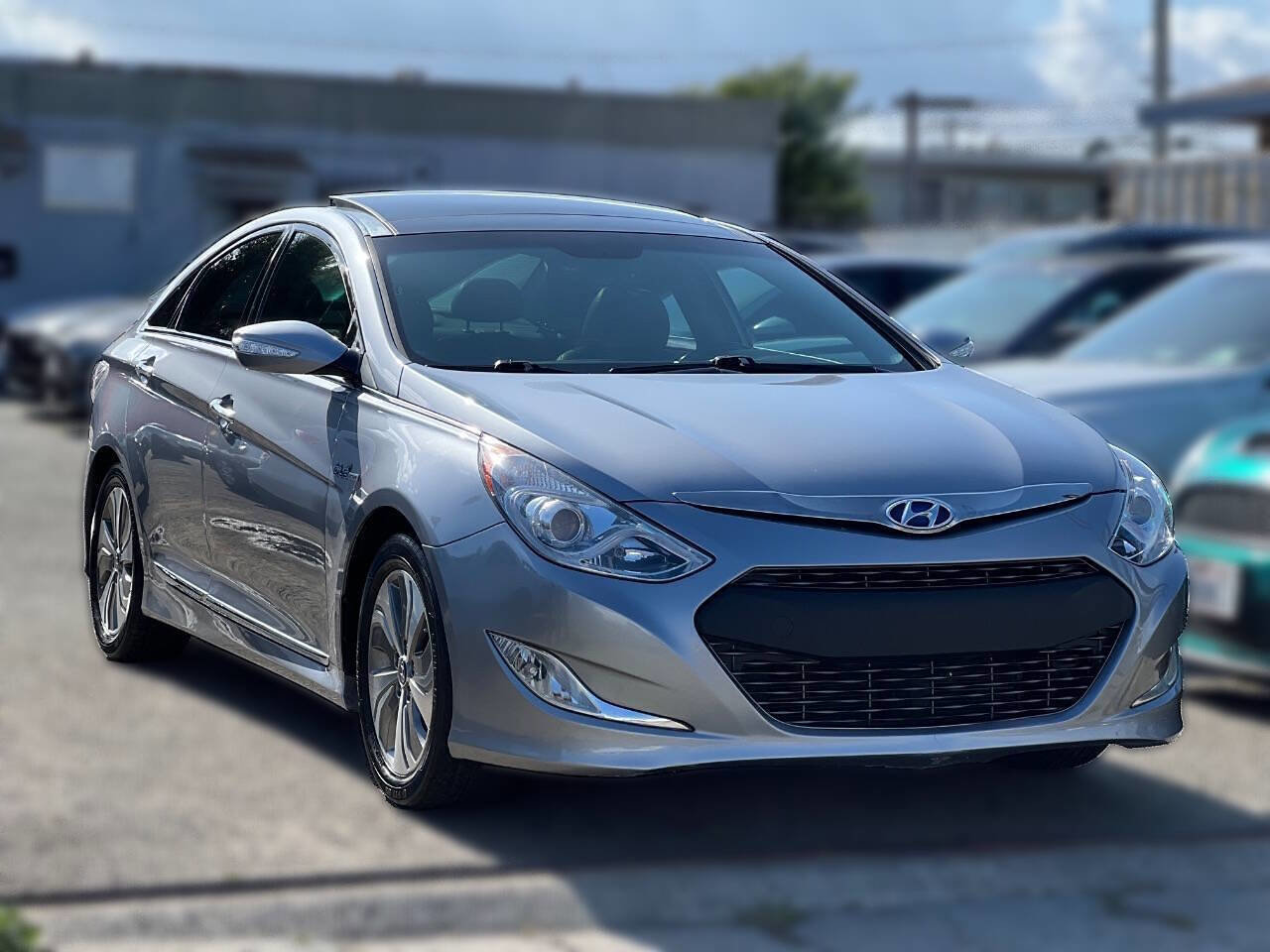 Used 2015 Hyundai Sonata Limited w/ Option Group 02 FWD image 1