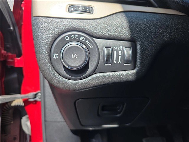 Used 2014 Jeep Cherokee Limited AWD/4WD image 24