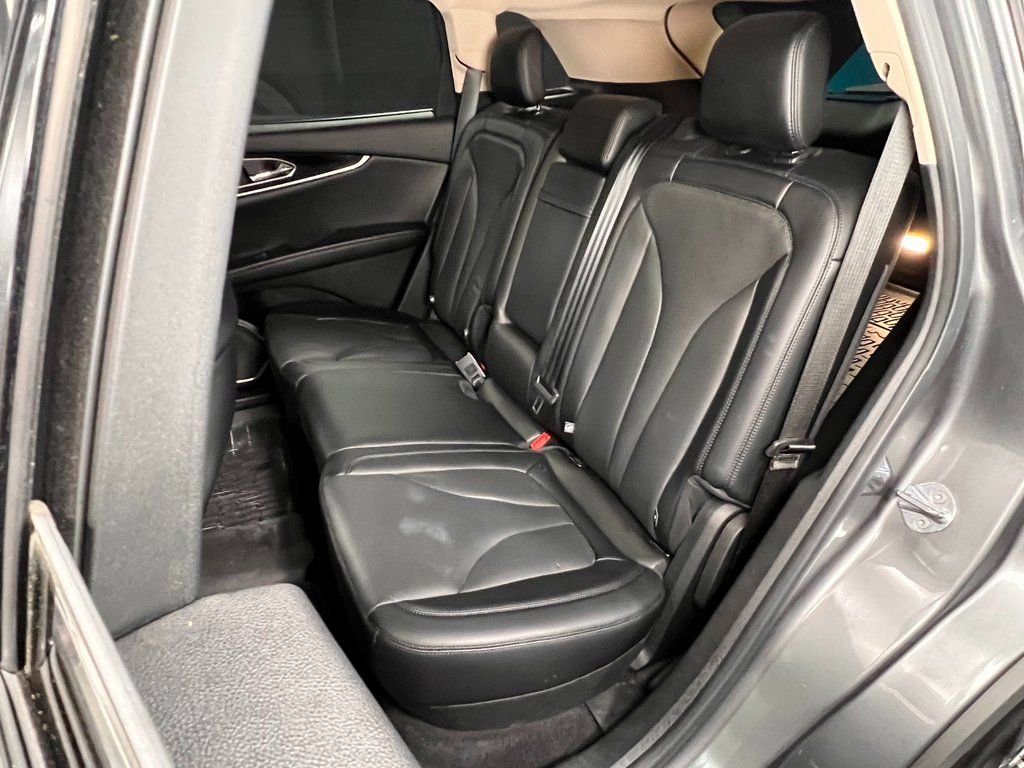 Used 2022 Lincoln Nautilus Reserve w/ Equipment Group 201A image 14