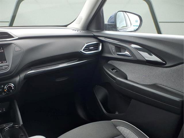 Used 2023 Chevrolet TrailBlazer LT FWD image 12