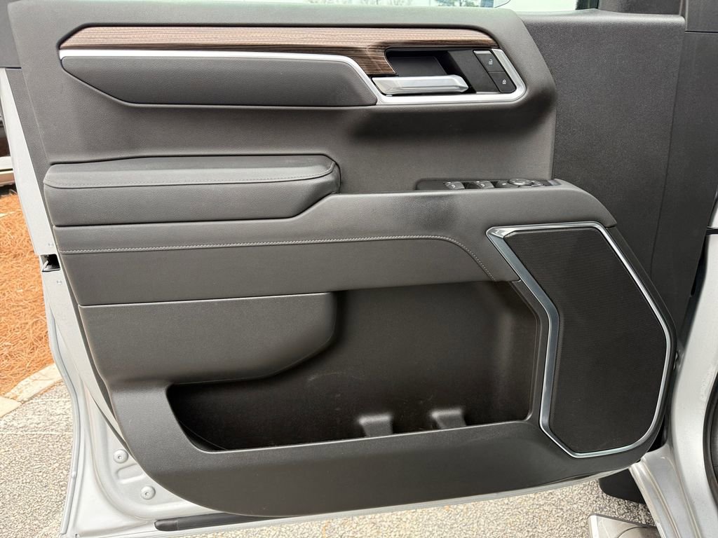 Used 2022 Chevrolet Silverado 1500 LT image 11