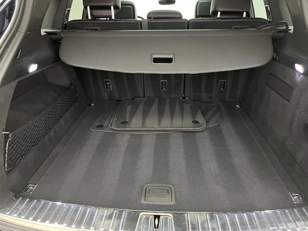 Used 2025 Porsche Cayenne image 30