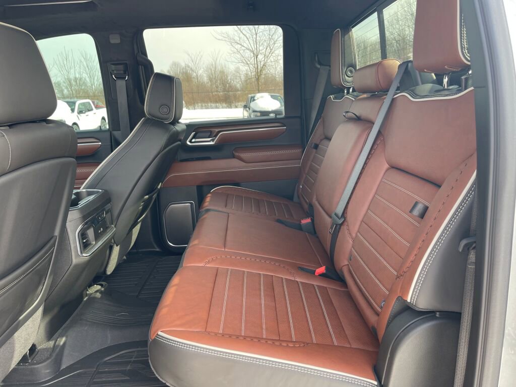 Used 2025 GMC Sierra 2500 Denali Ultimate w/ Max Trailering Package image 16