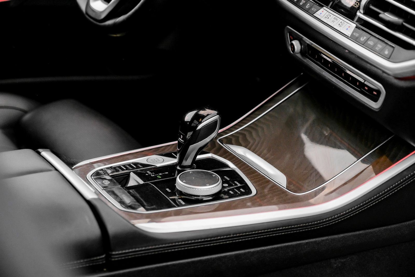 Used 2023 BMW X5 xDrive40i w/ Premium Package image 27