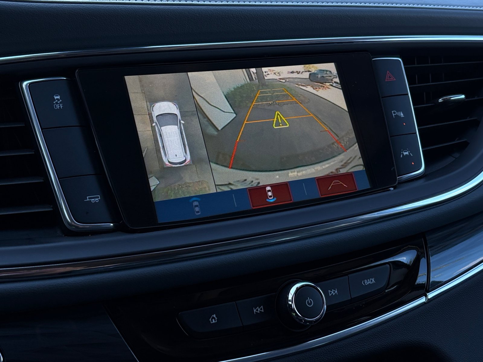 Used 2018 Buick Enclave Premium w/ Experience Buick Package FWD image 15
