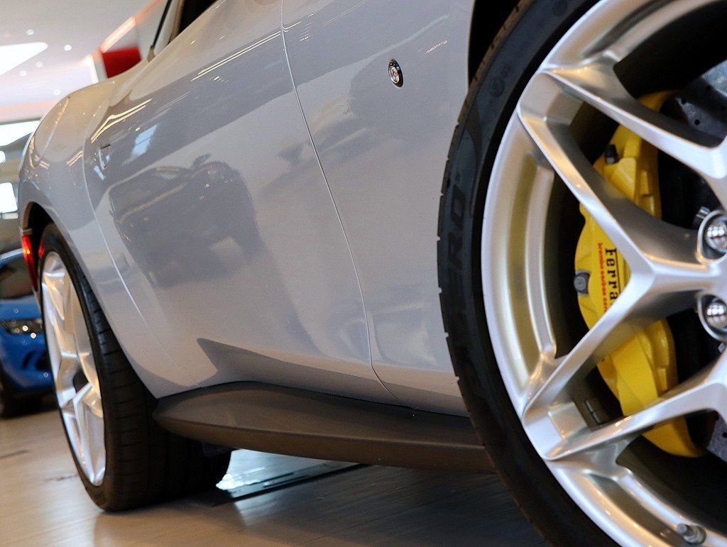 Certified 2021 Ferrari Roma image 12