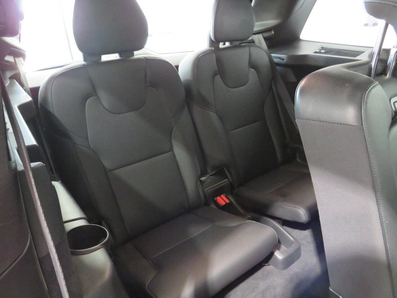 Used 2019 Volvo XC90 T6 Momentum w/ Protection Package Premier image 13