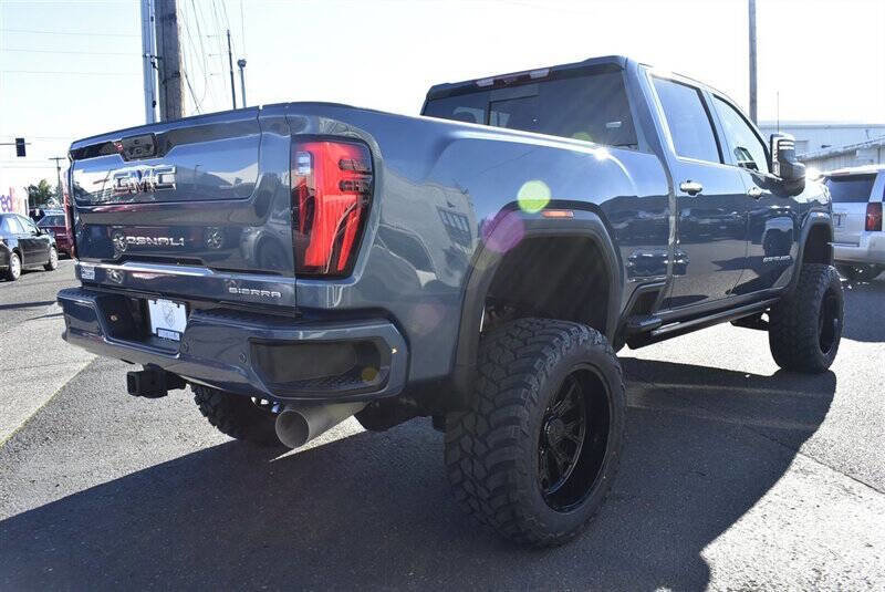 Used 2025 GMC Sierra 3500 Denali Ultimate image 5