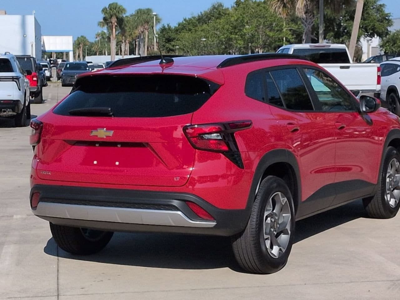 Used 2026 Chevrolet Trax LT w/ LT Convenience Package FWD image 4