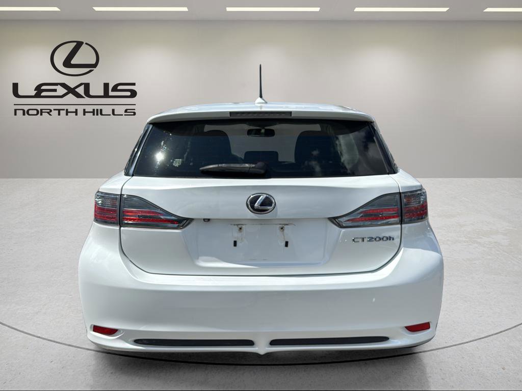 Used 2013 Lexus CT 200h w/ Premium Pkg w/Navigation FWD image 7