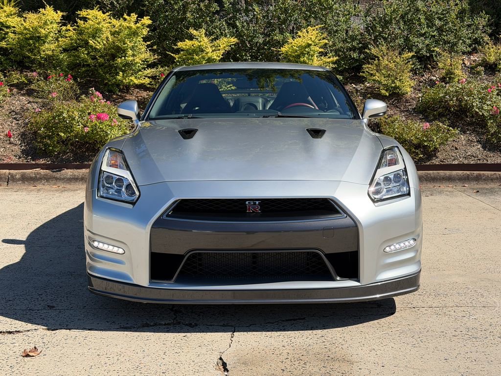 Used 2015 Nissan GT-R Black Edition image 8