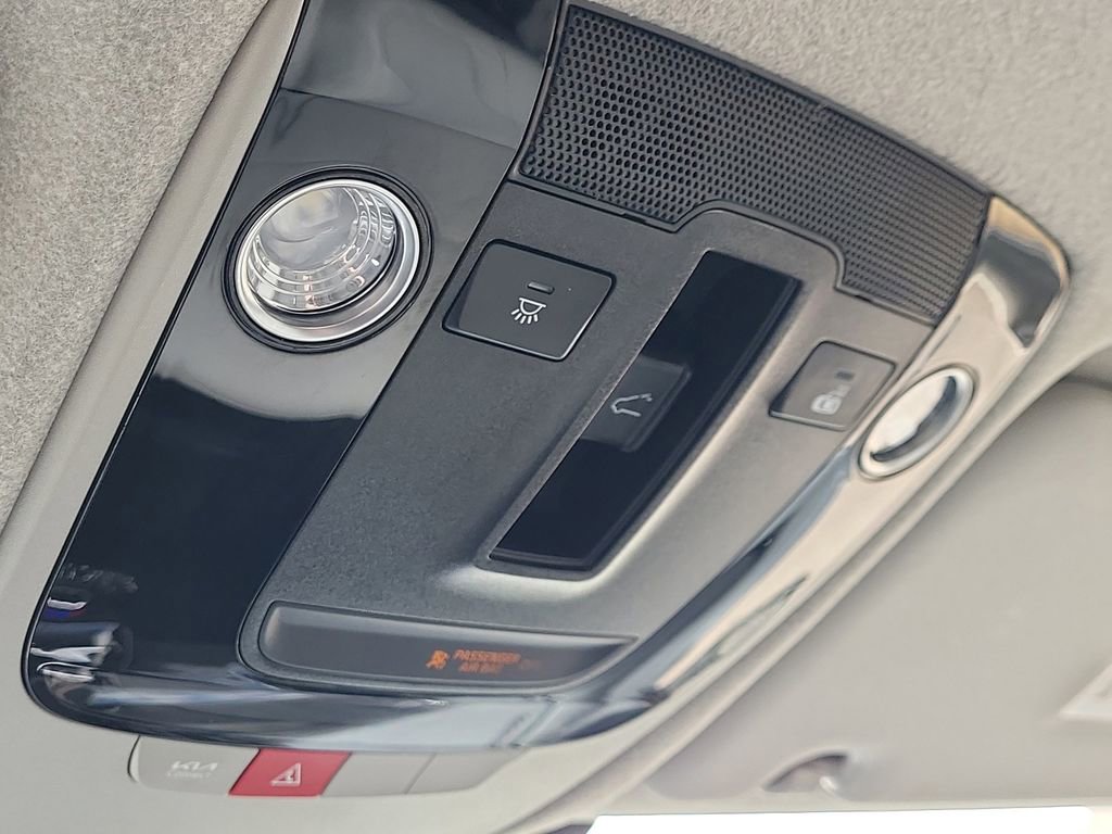 Certified 2023 Kia Niro EX Touring image 30