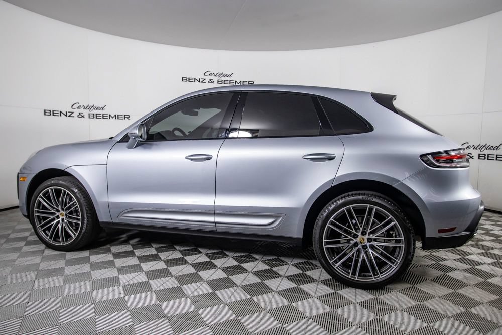 Used 2024 Porsche Macan AWD/4WD image 9