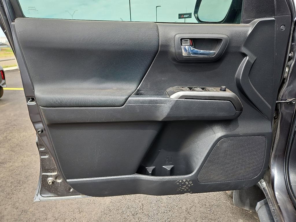 Used 2022 Toyota Tacoma SR5 image 8