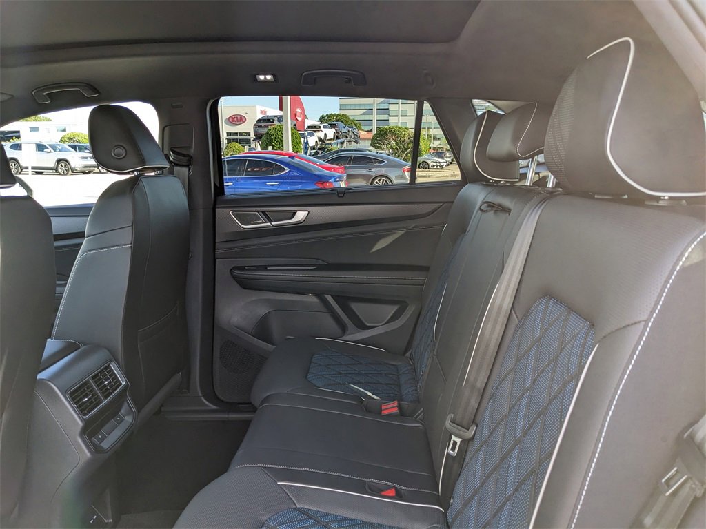New 2026 Volkswagen Atlas Cross Sport SEL Premium R-Line image 19
