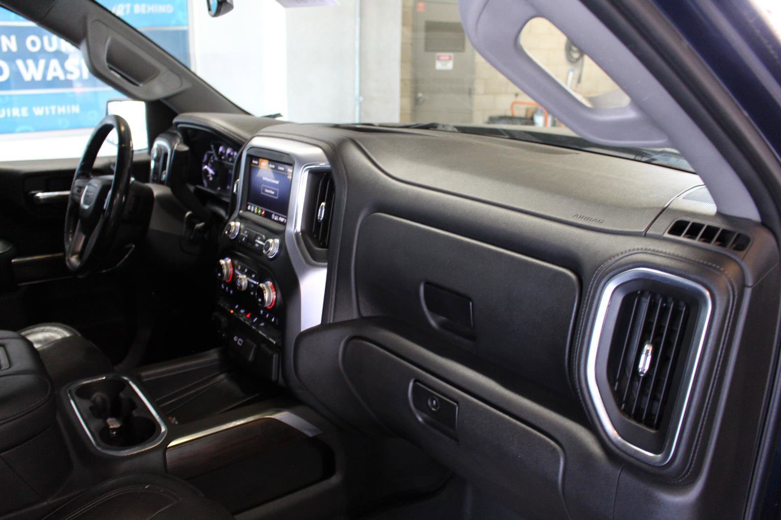 Used 2020 GMC Sierra 1500 SLT w/ SLT Convenience Package image 16