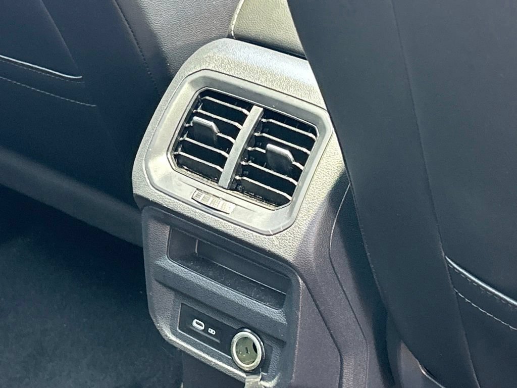 Used 2022 Volkswagen Tiguan SE FWD image 48