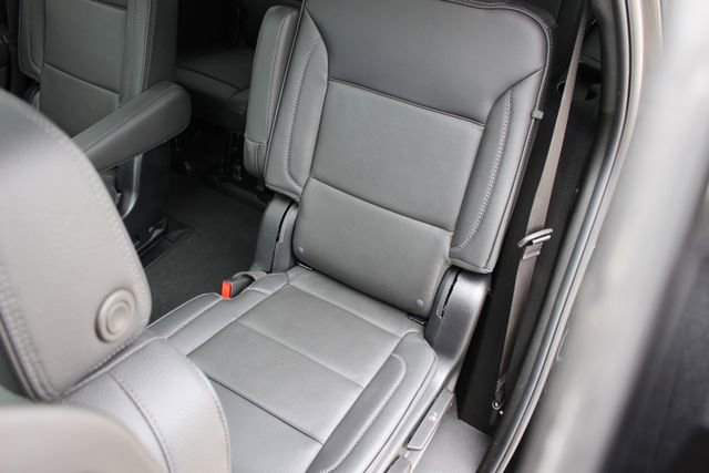 Used 2025 GMC Yukon Denali w/ Sun & Power Step Package image 42