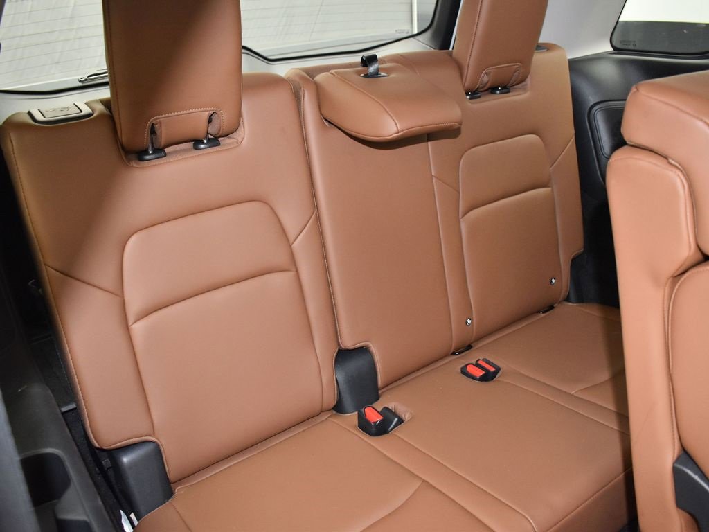 Used 2024 Nissan Pathfinder Platinum w/ Cargo Package image 23