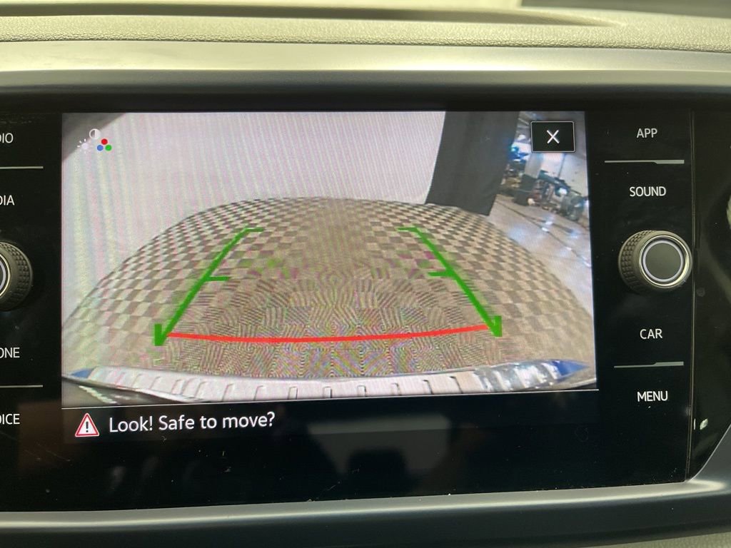 Used 2022 Volkswagen Taos SE image 4