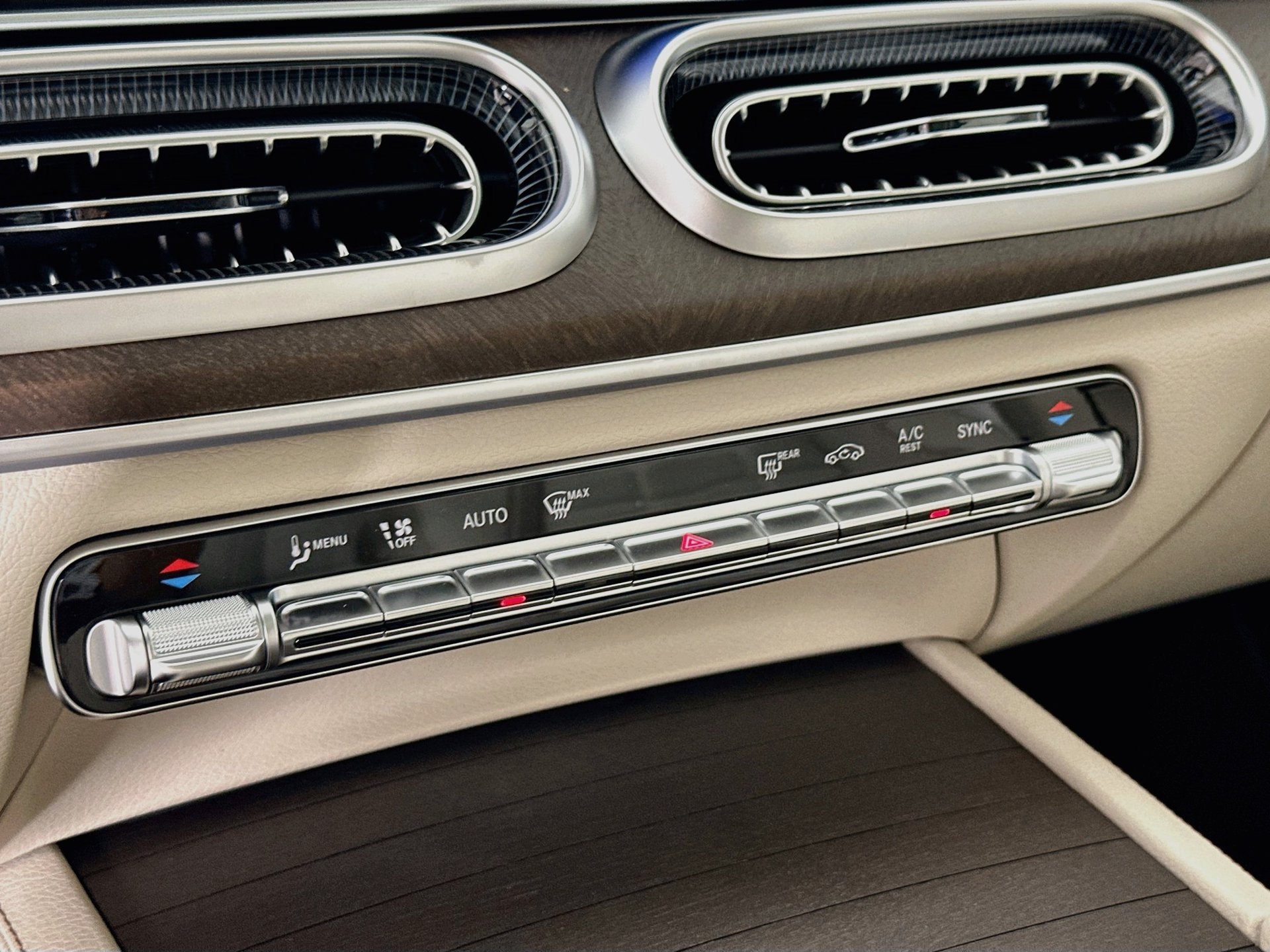 New 2027 Mercedes-Benz GLS 450 4MATIC image 16