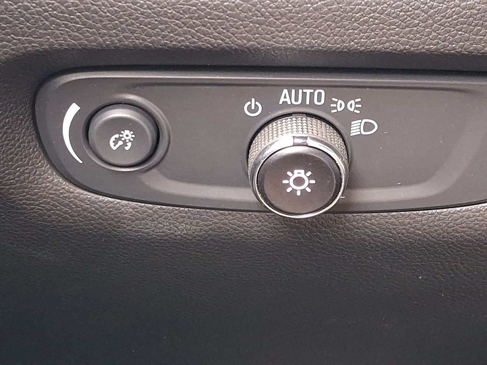 Certified 2023 Chevrolet Traverse LT AWD/4WD image 25