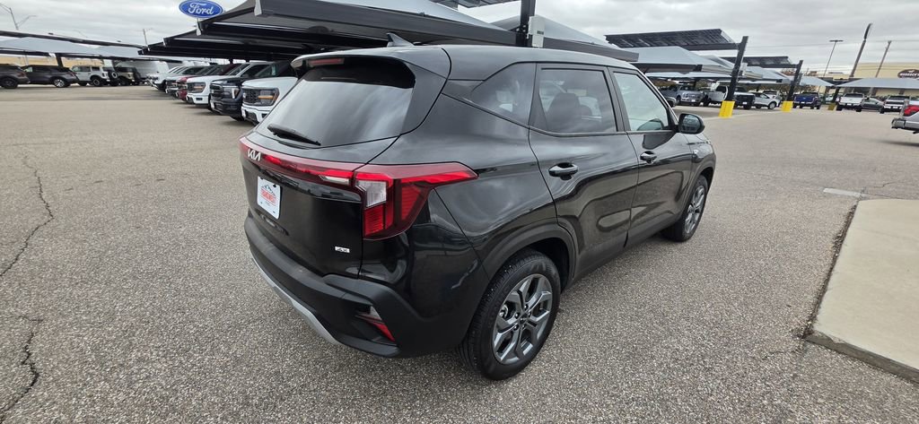 Used 2026 Kia Seltos LX AWD/4WD image 7