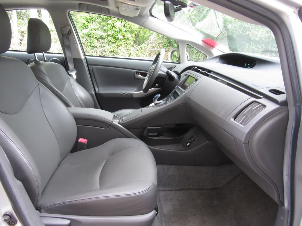 Used 2010 Toyota Prius Four w/ Solar Roof Pkg FWD image 18