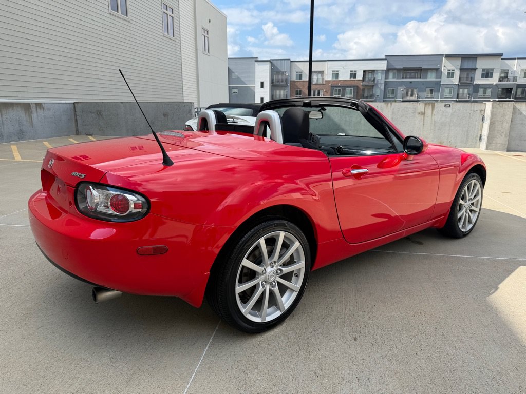 Used 2008 MAZDA MX-5 Miata Touring RWD image 3