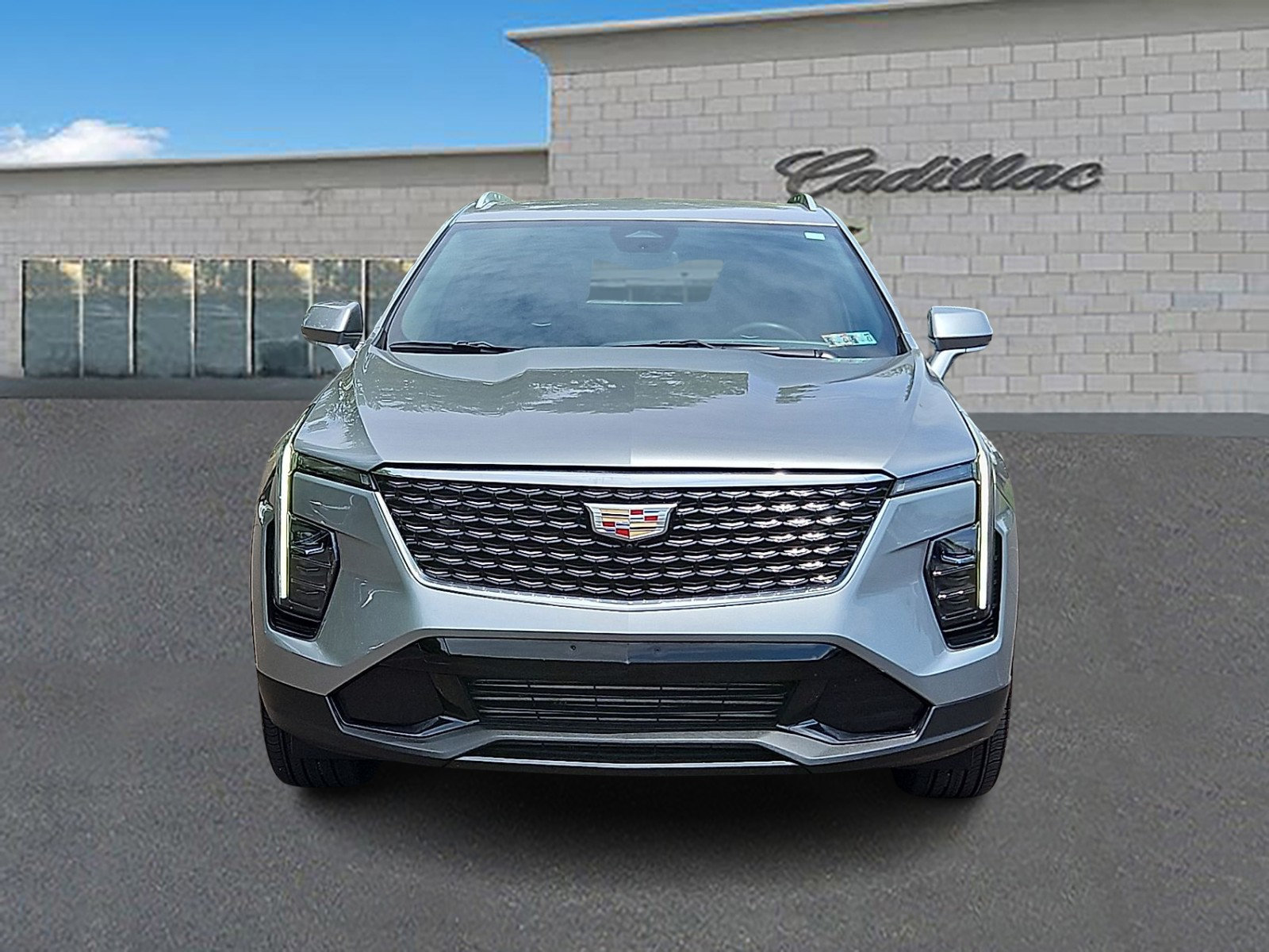 Certified 2025 Cadillac XT4 Premium Luxury AWD/4WD image 2
