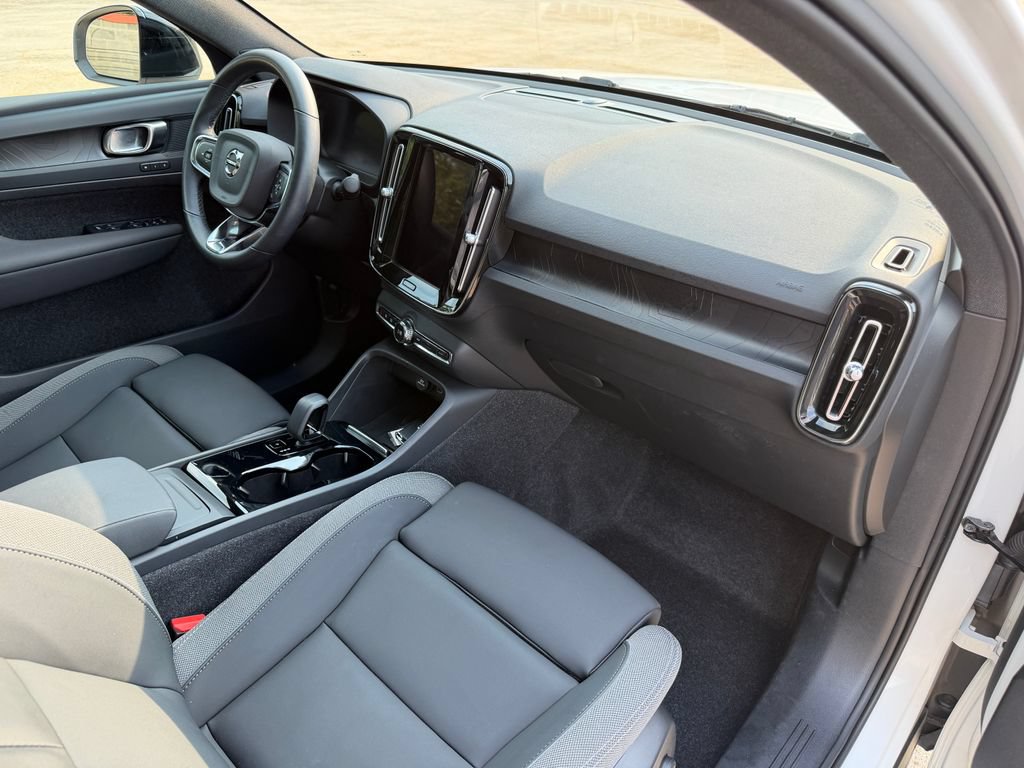 Certified 2023 Volvo C40 Recharge Core w/ Climate Package AWD/4WD image 21