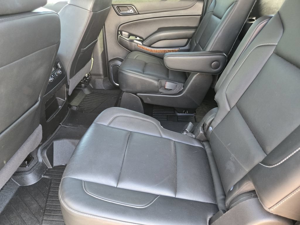 Used 2020 Chevrolet Suburban Premier w/ RST Edition AWD/4WD image 16