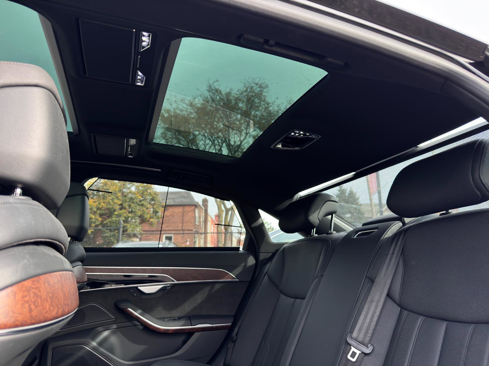 Used 2021 Audi A8 L 3.0T w/ Executive Plus Package image 23