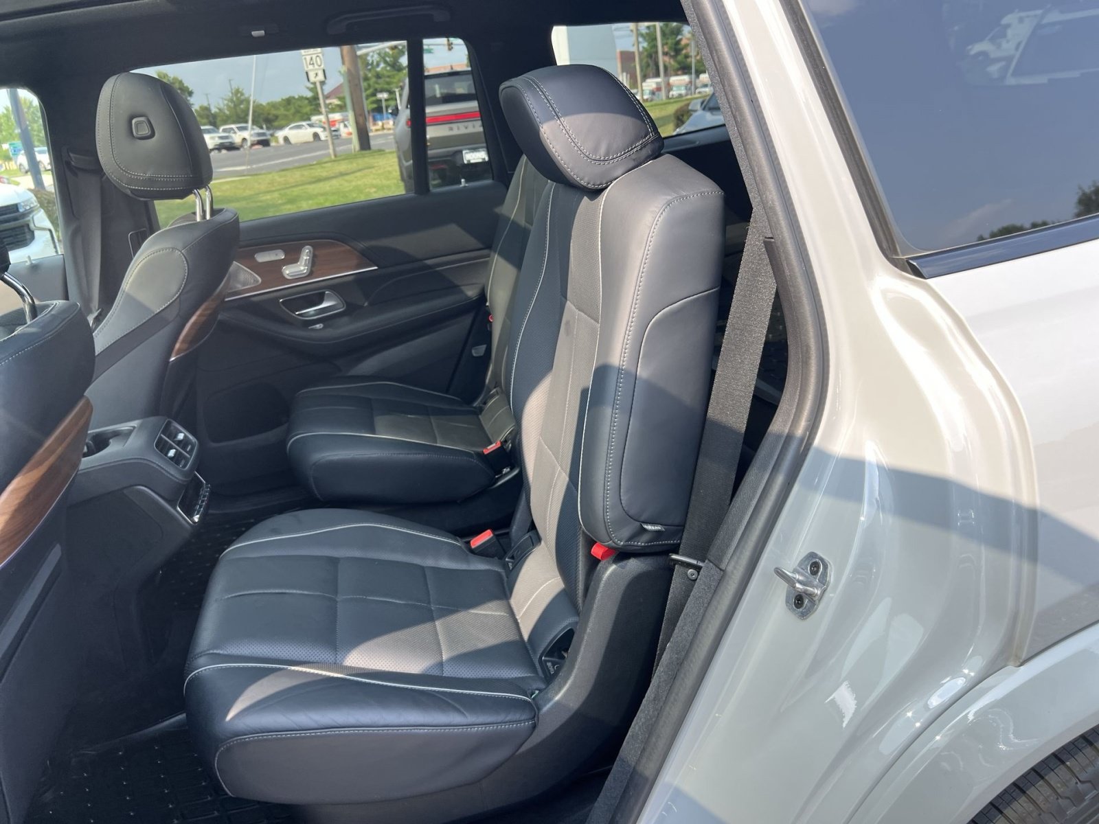 Used 2024 Mercedes-Benz GLS 580 4MATIC image 24